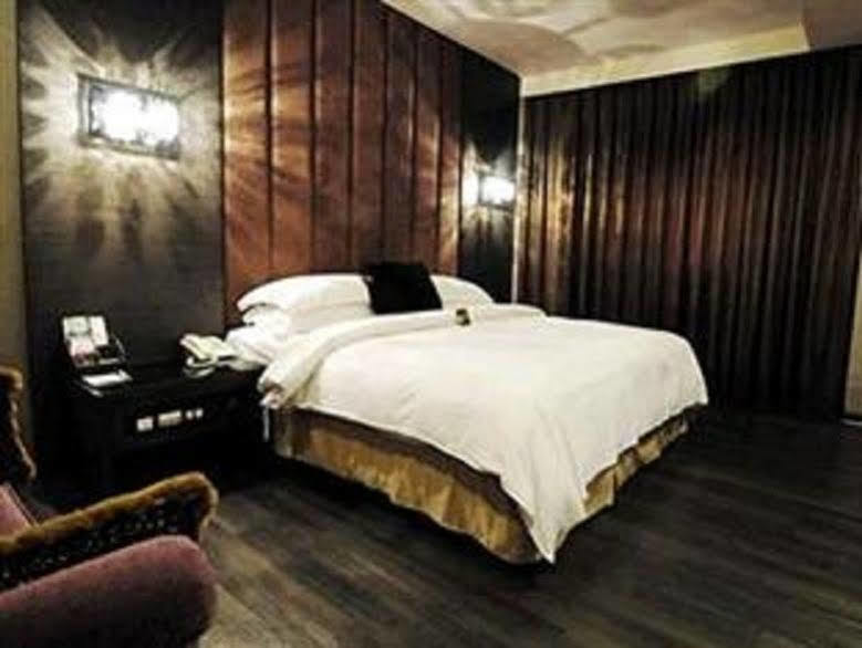 The Riverside Hotel Fashion Kaohsiung Esterno foto