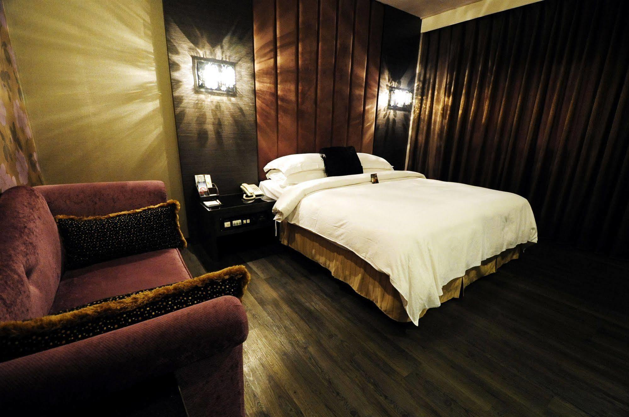 The Riverside Hotel Fashion Kaohsiung Esterno foto