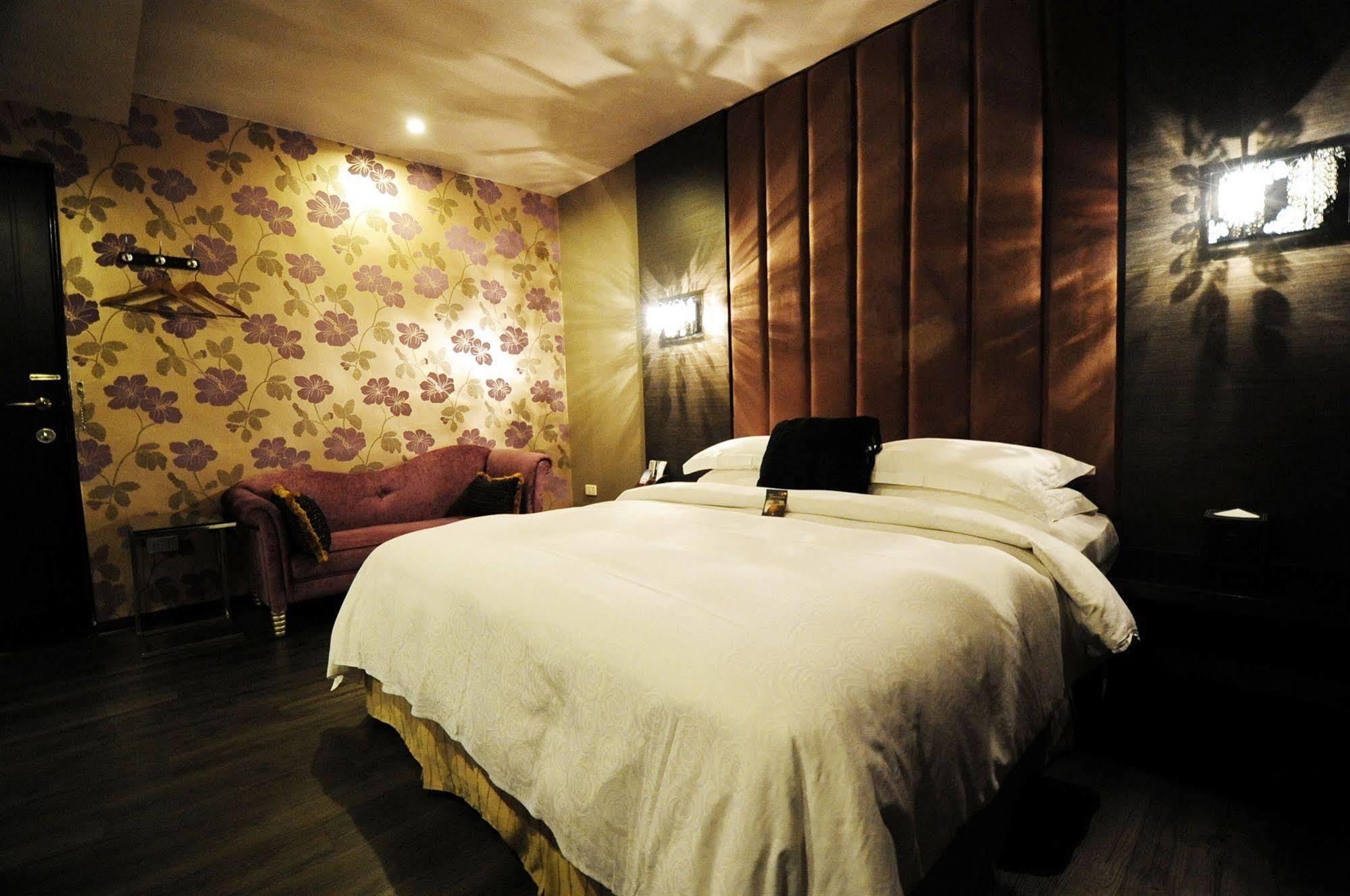 The Riverside Hotel Fashion Kaohsiung Esterno foto